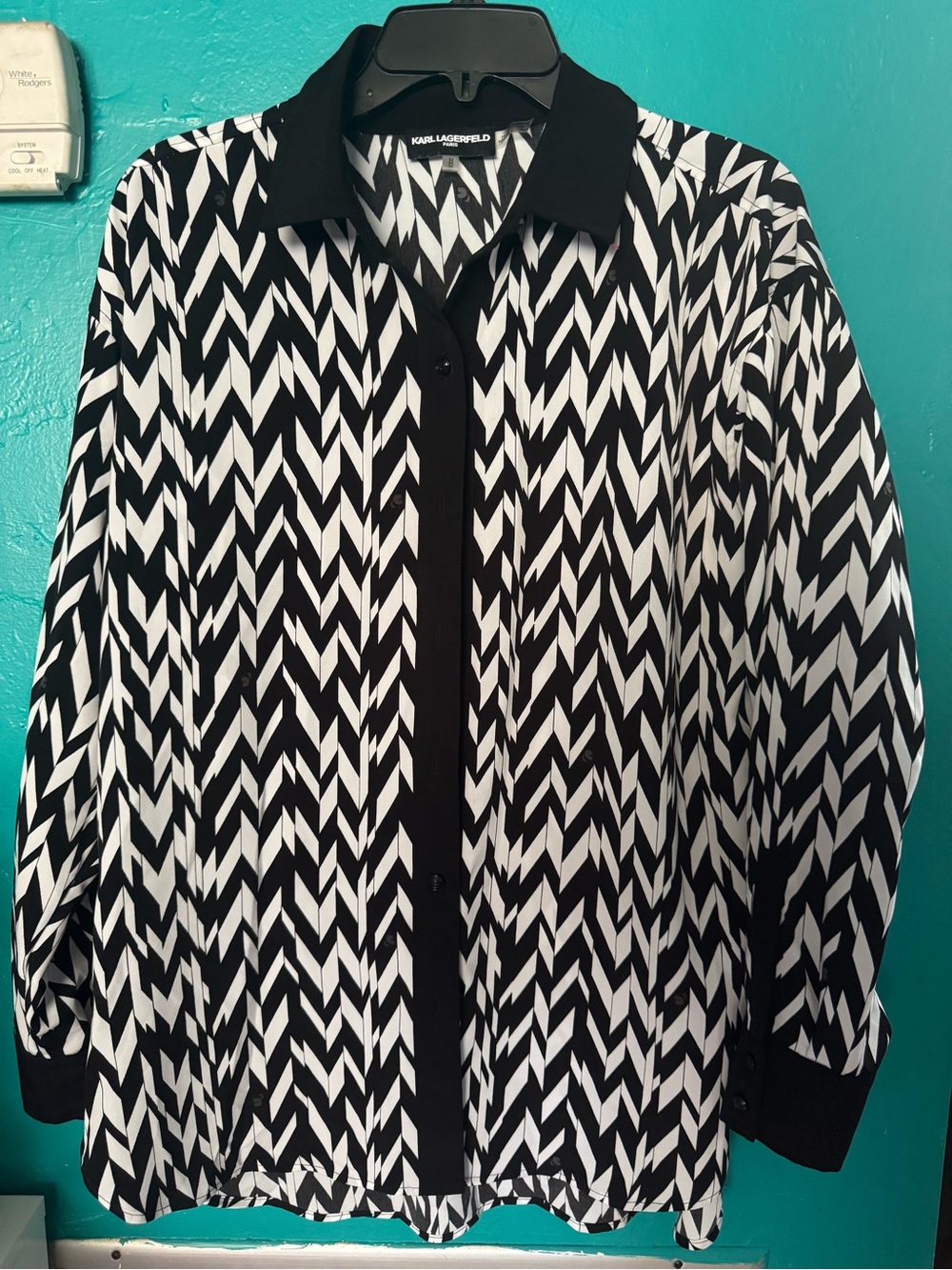 Karl Lagerfeld Black White Chevron-Style Button-Down Shirt